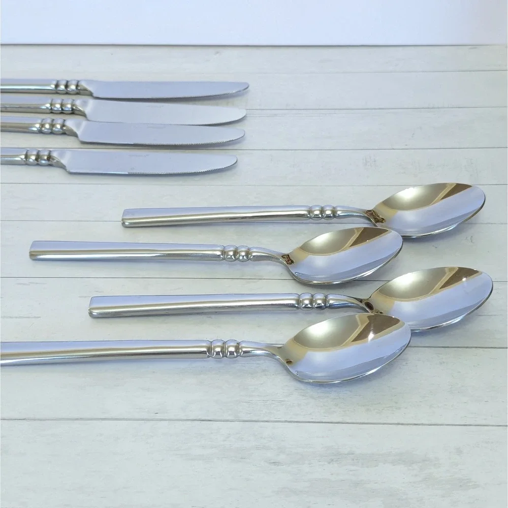 Oneida 18/10 Tortola 3 Salad Fork, 4 Soup Spoon, 4 Dinner Knives Mixed Lot of 11